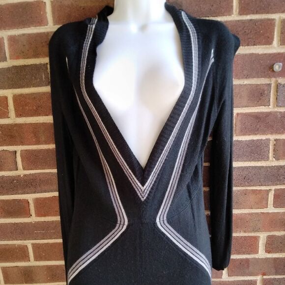 Mossimo V-Neck Sweater Dress - Picture 3 of 7